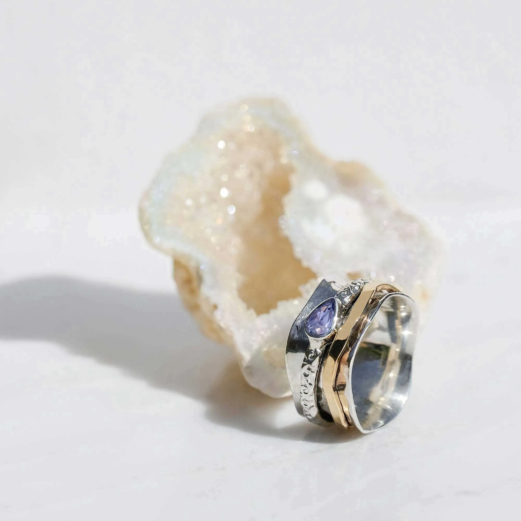 Aura Magic Spinning Ring - Tanzanite